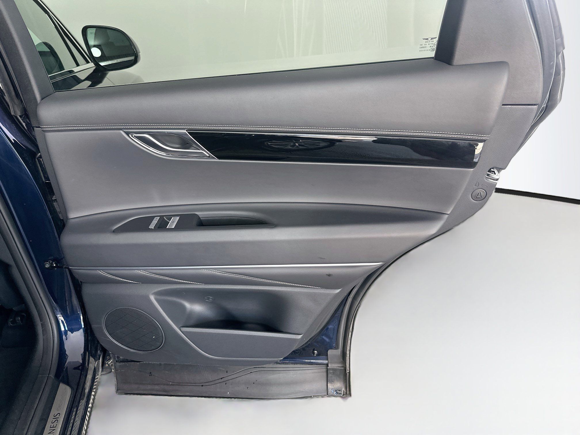 Used 2025 Genesis GV80 2.5T Standard AWD/4WD image 31