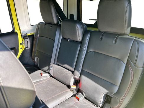 Certified 2023 Jeep Wrangler Unlimited Rubicon w/ Cold Weather Group image 18