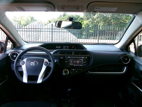 Used 2015 Toyota Prius C Three FWD image 22