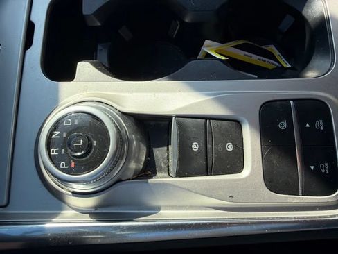 Used 2023 Ford Explorer XLT w/ Equipment Group 202A RWD image 9
