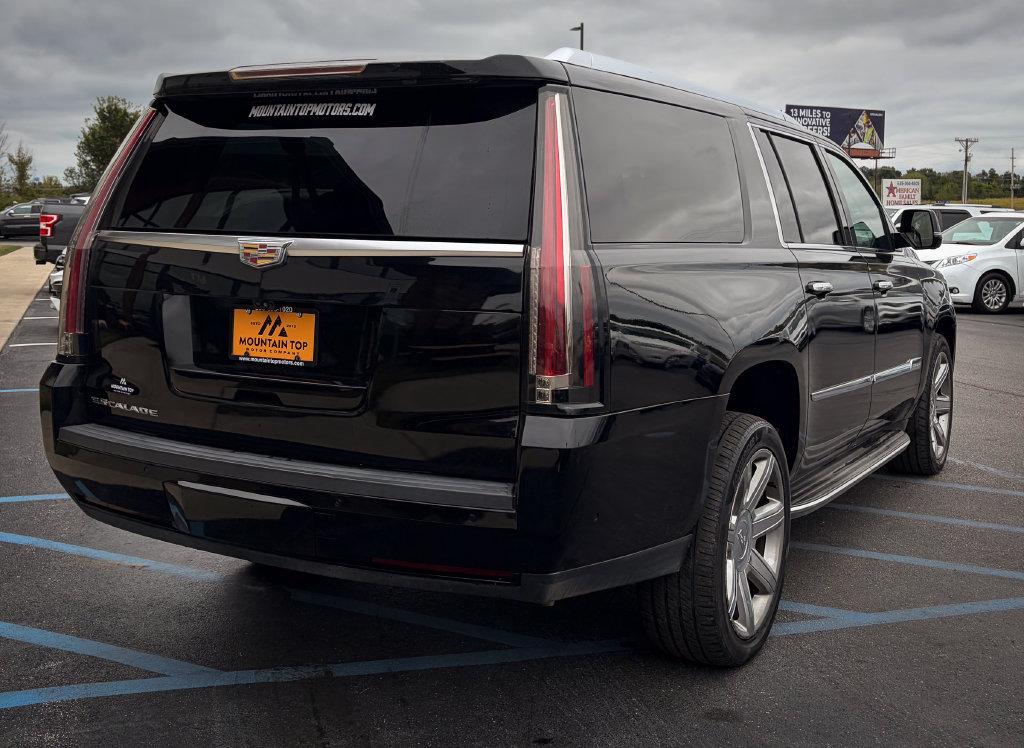Used 2018 Cadillac Escalade ESV Luxury AWD/4WD image 30