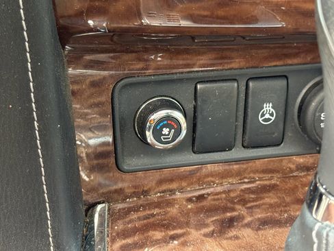 Used 2017 Nissan Armada Platinum w/ Captain Seat Package AWD/4WD image 19