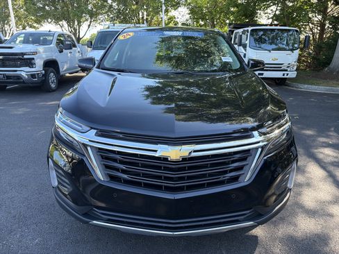 Used 2024 Chevrolet Equinox LT AWD/4WD image 3