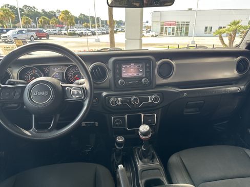 Used 2021 Jeep Wrangler Unlimited Sport AWD/4WD image 27