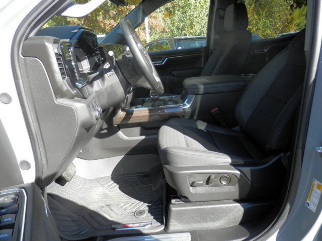 Used 2024 Chevrolet Silverado 1500 LT Trail Boss w/ Convenience Package II AWD/4WD image 17