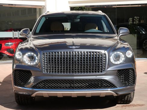 Used 2023 Bentley Bentayga Extended Wheelbase image 8
