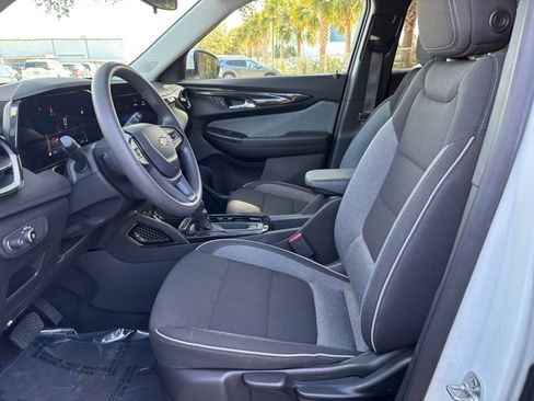 Used 2025 Chevrolet TrailBlazer LT image 28