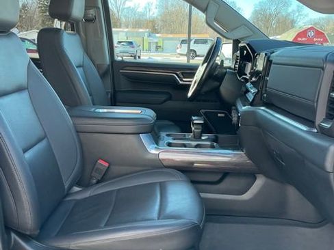 Used 2022 Chevrolet Silverado 1500 LTZ image 11