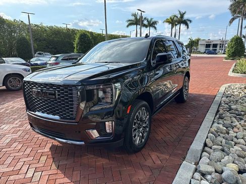 Used 2024 GMC Yukon Denali Ultimate AWD/4WD image 2