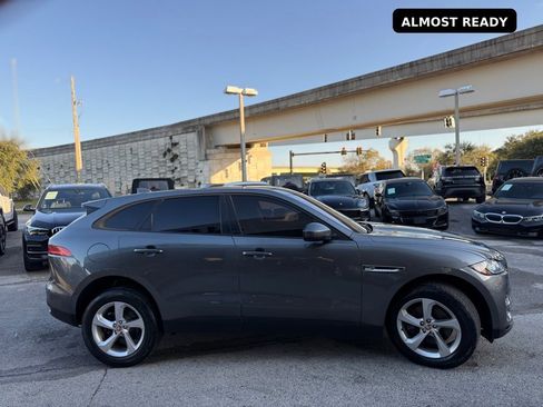 Used 2018 Jaguar F-PACE Premium image 8