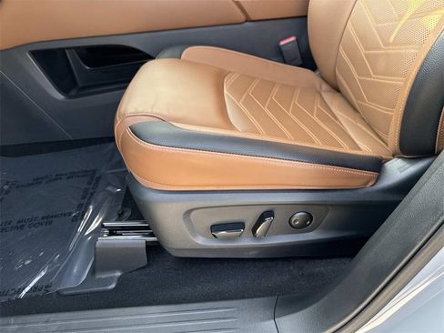 Used 2024 Nissan Pathfinder Platinum w/ Cargo Package image 16