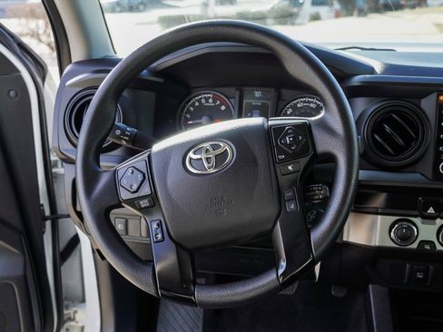 Certified 2022 Toyota Tacoma SR image 31