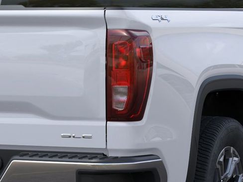 New 2026 GMC Sierra 1500 SLE AWD/4WD image 11