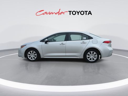 Used 2026 Toyota Corolla LE FWD image 5