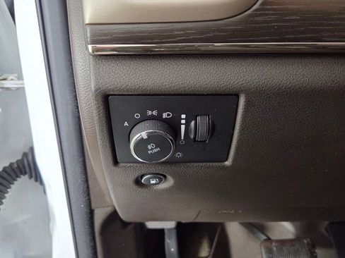 Used 2017 Jeep Grand Cherokee Summit image 20