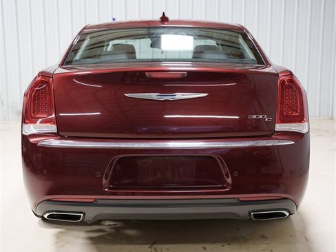 Used 2015 Chrysler 300 C w/ Light Group RWD image 6