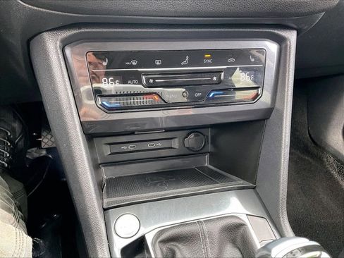 Used 2024 Volkswagen Tiguan SE image 24