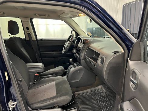 Used 2014 Jeep Patriot Sport w/ Power Value Group AWD/4WD image 11