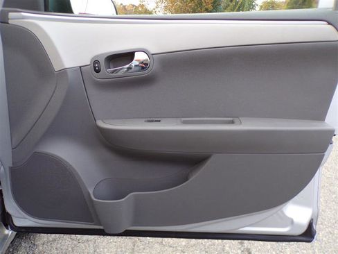 Used 2011 Chevrolet Malibu LS image 19