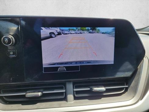 Used 2025 Chevrolet Trax LS w/ LS Convenience Package FWD image 22