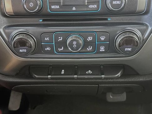 Used 2018 Chevrolet Silverado 1500 LT w/ Texas Edition RWD image 18