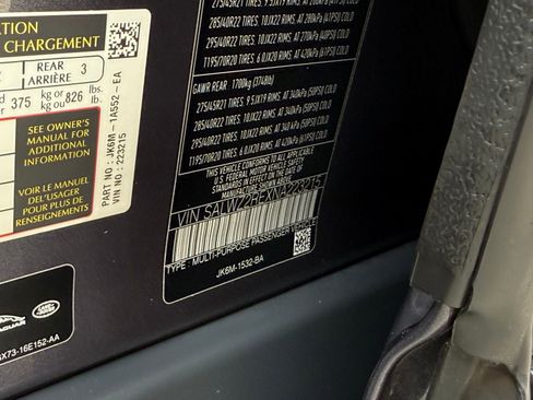 Used 2022 Land Rover Range Rover Sport SVR image 40