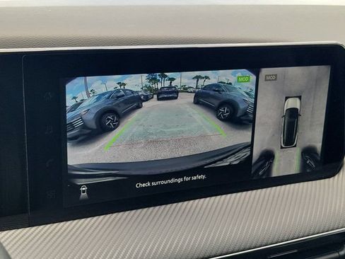 Certified 2026 Nissan Kicks SR FWD image 33