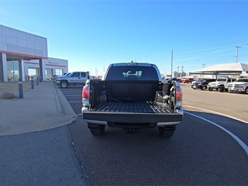 Used 2022 Toyota Tacoma TRD Off-Road image 26