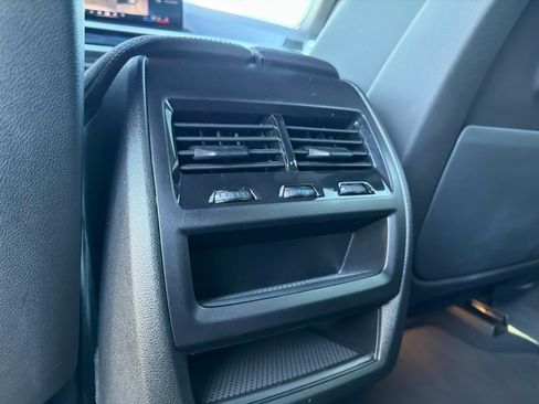 Used 2025 BMW X5 sDrive40i w/ M Sport Package RWD image 34