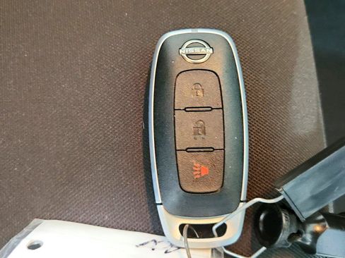 Certified 2025 Nissan Kicks Play S FWD image 27