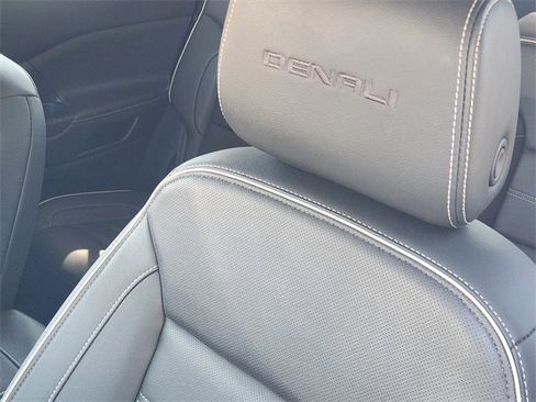 Used 2023 GMC Acadia Denali w/ Black Diamond Edition image 15