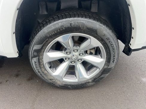 Used 2022 RAM 1500 Limited w/ Body Color Bumper Group image 9