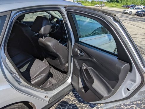 Used 2012 Ford Focus Titanium FWD image 15