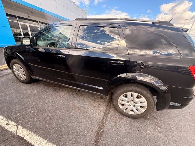 Used 2017 Dodge Journey SE FWD image 3