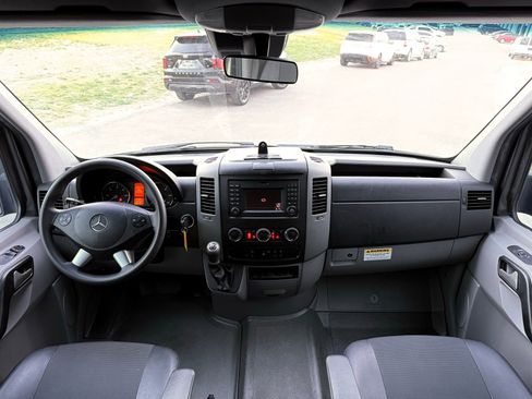 Used 2018 Mercedes-Benz Sprinter 2500 image 2