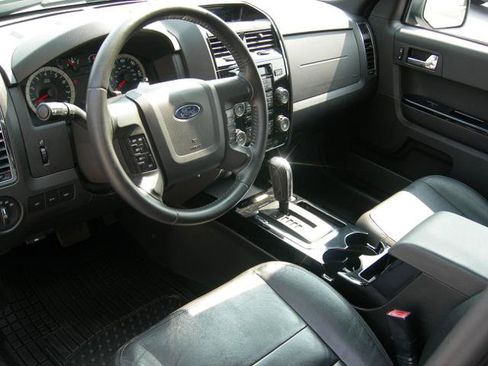 Used 2010 Ford Escape Limited AWD/4WD image 4