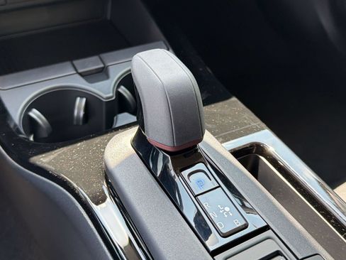 New 2026 Toyota Prius Plug-In Hybrid FWD image 18