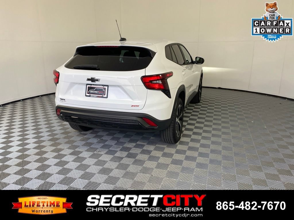 Used 2026 Chevrolet Trax RS FWD image 7