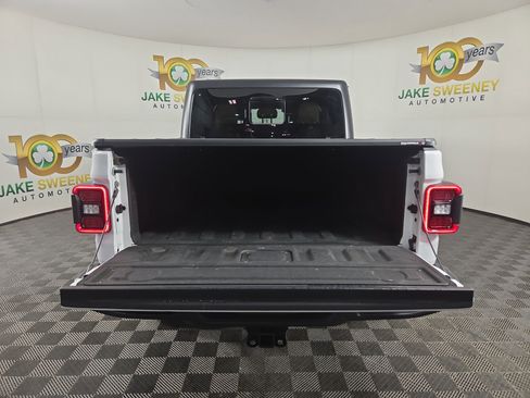 Used 2020 Jeep Gladiator Overland image 32