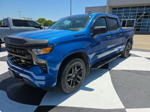 Used 2023 Chevrolet Silverado 1500 Custom RWD image 2