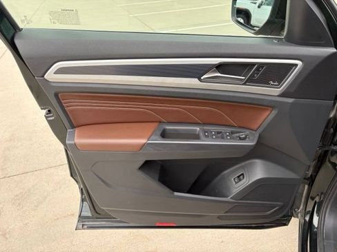 Used 2021 Volkswagen Atlas SEL Premium w/ MDO Package (Bench Seat) AWD/4WD image 19
