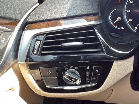 Used 2017 BMW 530i xDrive image 16