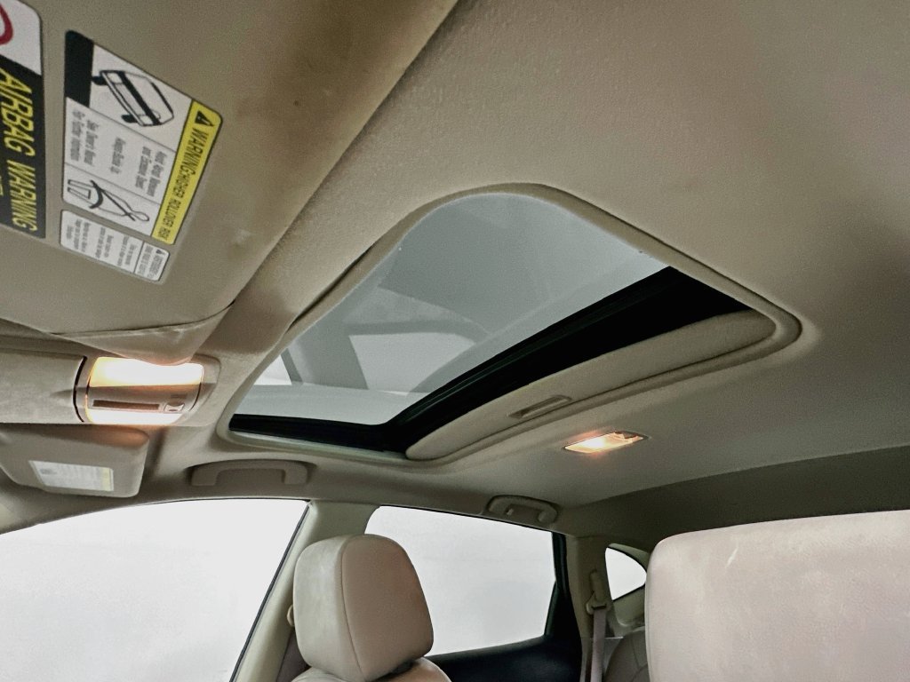 Used 2010 Nissan Rogue SL w/ Leather Pkg FWD image 11