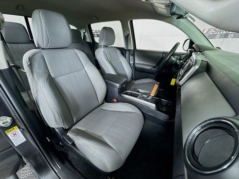 Used 2017 Toyota Tacoma SR5 w/ Tow Package image 25