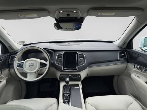 Used 2020 Volvo XC90 T5 Momentum w/ Protection Package Premier AWD/4WD image 13