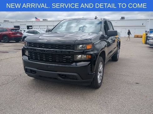 Used 2022 Chevrolet Silverado 1500 Custom w/ LPO, Dark Essentials Package AWD/4WD image 12