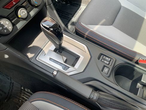 Used 2018 Subaru Crosstrek 2.0i Premium w/ Moonroof Package AWD/4WD image 19