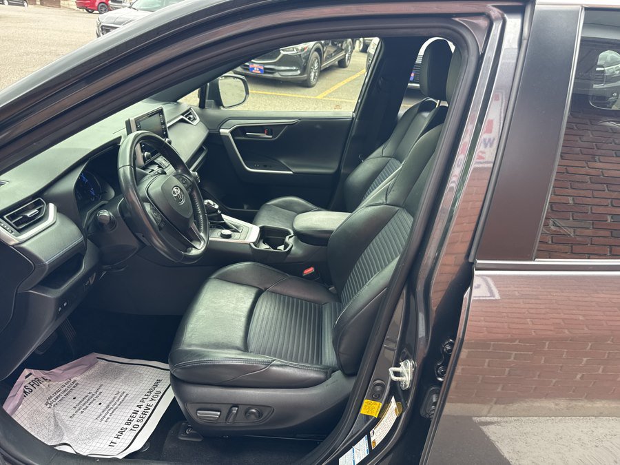 Used 2020 Toyota RAV4 XSE w/ All Weather Liner Package AWD/4WD image 17