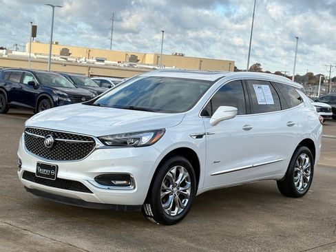 Used 2020 Buick Enclave Avenir w/ Avenir Technology Package image 4