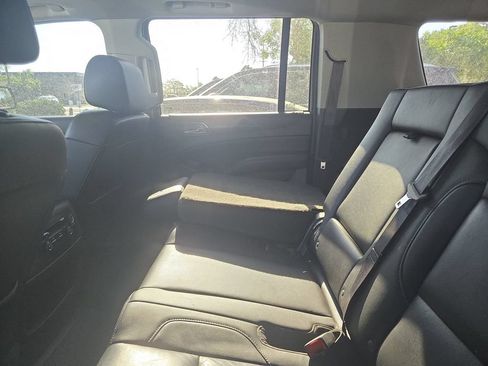 Used 2020 Chevrolet Suburban LT AWD/4WD image 9